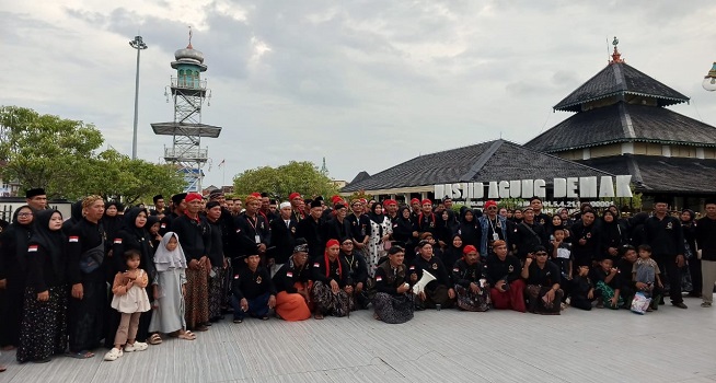 Ribuan Santri Padati Makam Sunan Kalijaga Demak, Minta Konflik Diakhiri