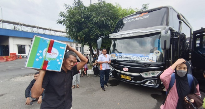 Kemenhub Berangkatkan 12 Bus Balik Mudik Gratis di Tirtonadi