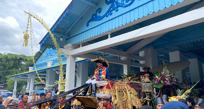 Jumenengan KGPH Purboyo sebagai PB XIV Dinilai Belum Resmi