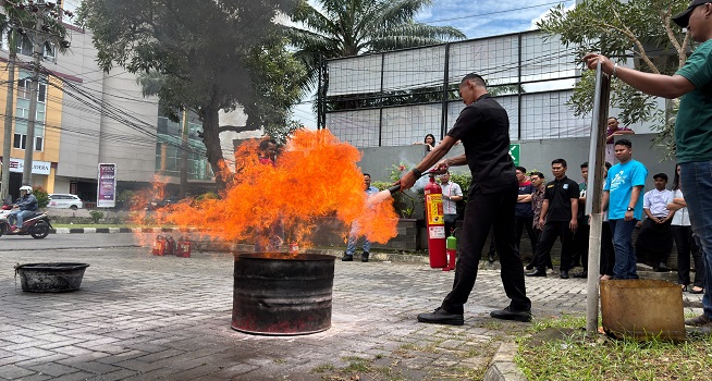 Wujudkan Lingkungan Aman, Fave Hotel Solo Gelar Pelatihan APAR