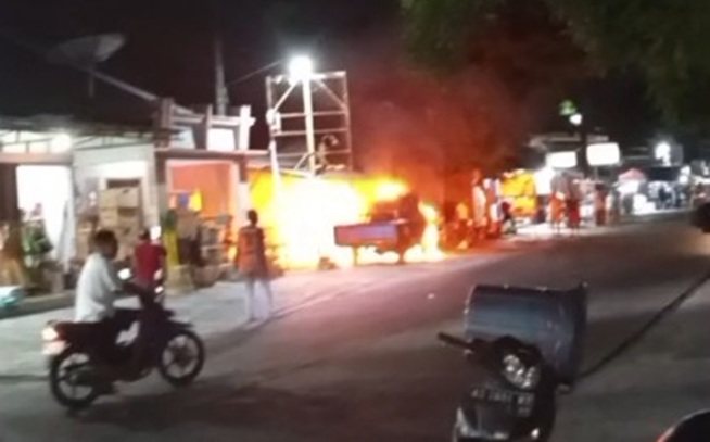 Niat Isi BBM, Mobil Espass Malah Ludes Terbakar di Pertamini Weru Sukoharjo