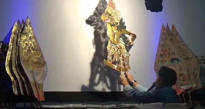 Peringati Hari Wayang dan Hari Pahlawan, Lanud Adi Soemarmo Gelar Pertunjukan Wayang Milenial