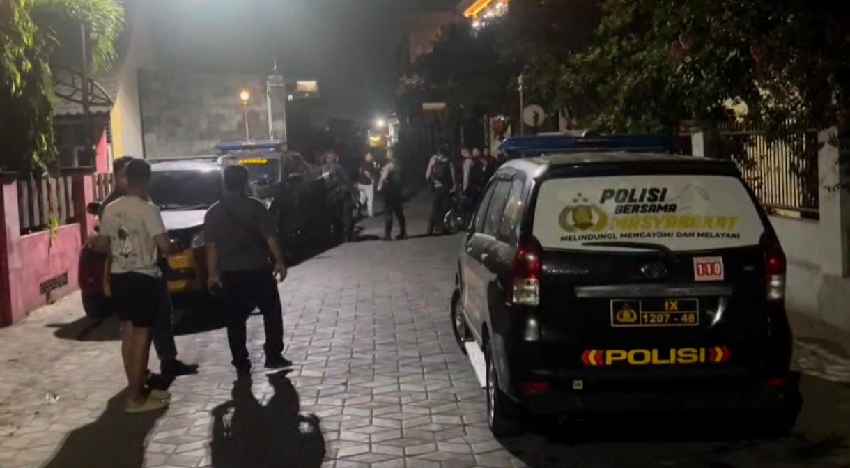 Penangkapan Eks Napiter Pembakar Warung Non-Halal Berakhir Mencekam! Dua Polisi Alami Luka-Luka