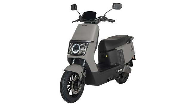 Butuh Motor Listrik untuk Perempuan? Polytron Fox 200 Bisa Jadi Pilihan