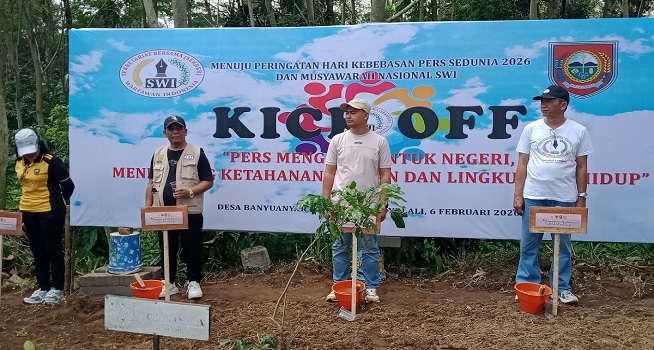 SWI Tebar Benih Bunga Matahari di Desa Wisata Banyuanyar Boyolali