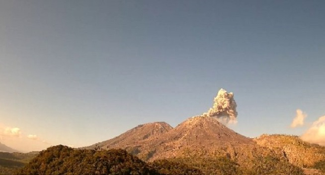 Gunung Lewotobi Laki-Laki Erupsi, Semburkan Kolom Abu  600 Meter