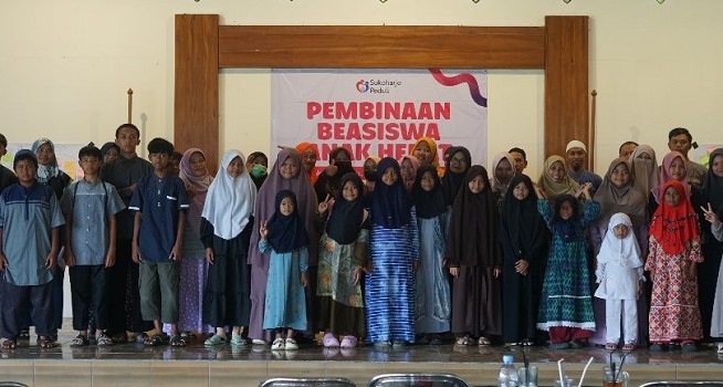 LAZ Sukoharjo Peduli Bekali Penerima Beasiswa "Anak Hebat" Kemampuan Menata Masa Depan melalui Jurnaling