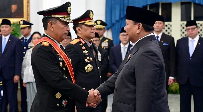 Presiden Prabowo Anugerahkan Tanda Kehormatan kepada Jenderal Polisi Listyo dan Komjen Polisi Dedi