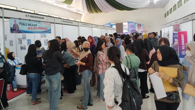 30 Perusahaan Sediakan 2.200 Lowongan Dalam dan Luar Negeri di Demak Job Fair