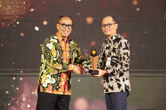 Hebat! Gerakkan Aksi Tanam Pohon, Sumanto Raih Penghargaan Inisiator Merawat Pertiwi