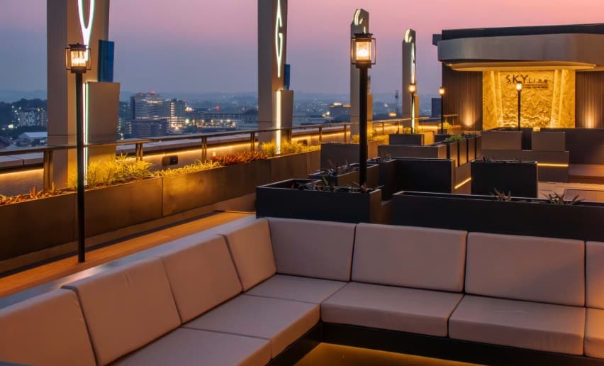 Skyline Gumaya Tower Hotel Hadirkan SkySpace, Tempat Nongkrong Outdoor Rooftop dengan Panorama Kota Semarang ï»¿