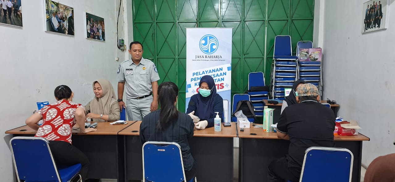 PT Jasa Raharja (Persero) Cabang Surakarta bersama Biddokkes Gelar Pemeriksanaan Kesehatan Gratis