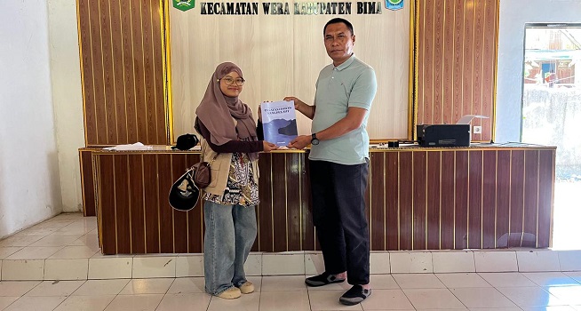 Mahasiswa KKN UNS 176 Abadikan Potensi Alam dan Budaya Masyarakat Sangiang NTB dalam Cetakan Buku Ingatan Ombak Sang Pelaut