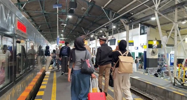 KAI Daop 6 Imbau Masyarakat Manfaatkan Diskon 30% Tiket Kereta Lebaran