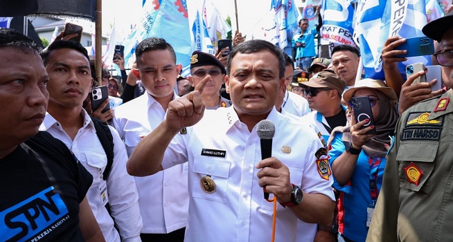 Ahmad Luthfi Tetapkan UMP Jawa Tengah 2026 Rp2,32 Juta, Naik 7,28%