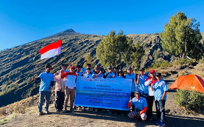 Tingkatkan Keselamatan Wisatawan, Kemnaker Perkuat Kompetensi Pemandu Wisata Gunung di NTB