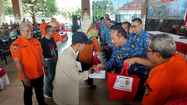 408 KK Korban Bencana Alam Dapatkan Bantuan Sosial Dari Pemkab Karanganyar 
