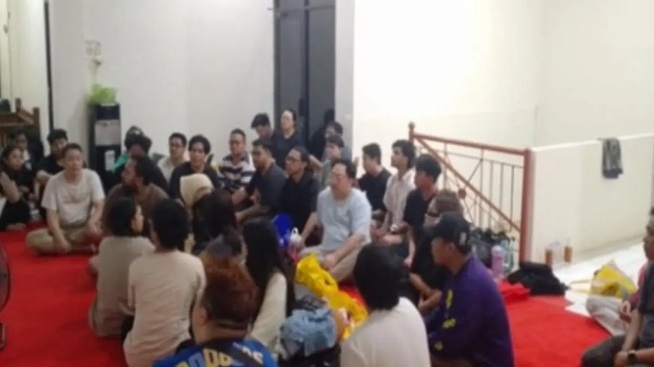 Ditressiber Polda Jateng Sita 117 Barang Bukti dari Markas Scammer Internasional di Solo Baru