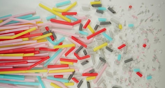 Mikroplastik Ada di Air Hujan, Apa Dampaknya bagi Tubuh?