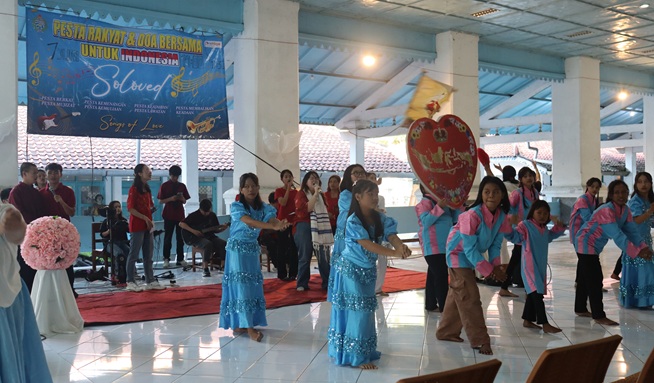 Gerakan Peduli Indonesia dengan Doa Bersama