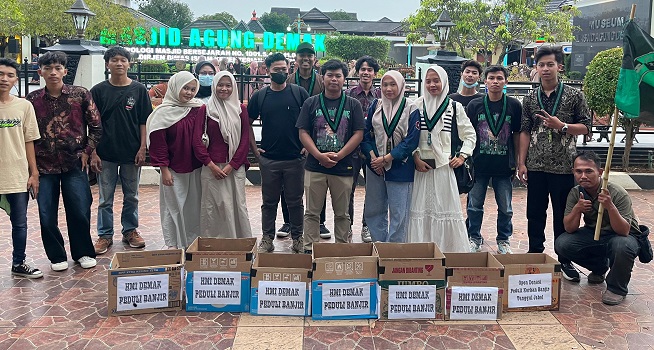 HMI Sultan Fatah Demak Galang Donasi untuk Korban Banjir Tanggul Jebol