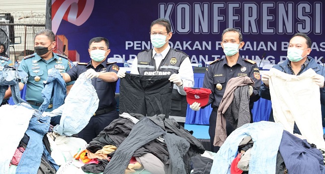 Direktorat Jenderal Bea dan Cukai Amankan 43 Kontainer Ballpress di Pelabuhan Tanjung Priok