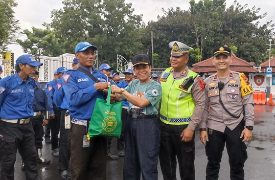 Bulan Puasa, Solo American Jeep (SAJ) Berbagi Gelar Baksos Untuk Supeltas