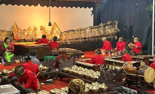 Beri Wadah Berkumpulnya Seniman Lokal, Ketua DPRD Jateng Dapat Apresiasi