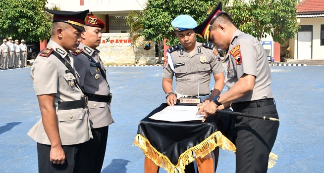 Polres Karanganyar Rotasi 8 Pejabat Utama, Kapolres Tekankan Peningkatan Pelayanan Publik