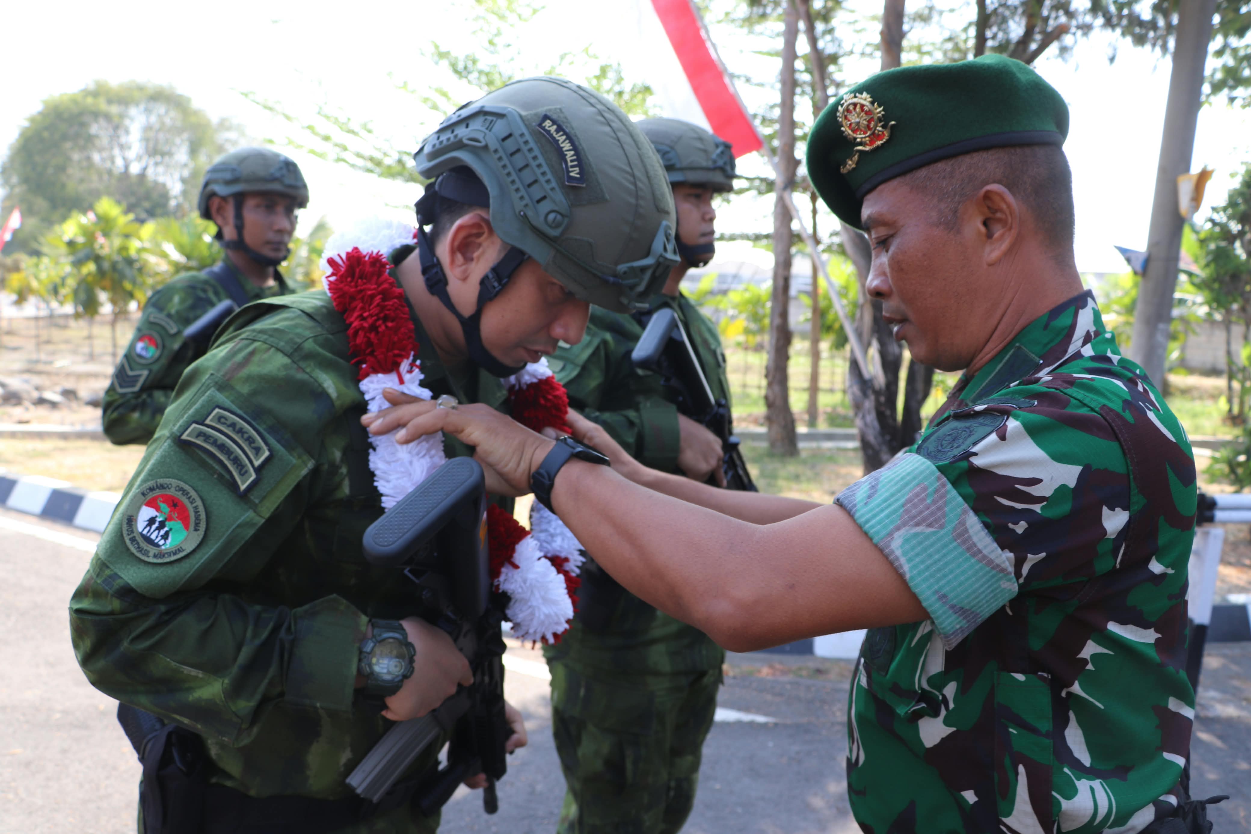 Brigif 6/TSB Laksanakan Tradisi Penyambutan Prajurit Purna Tugas Operasi