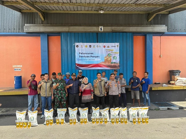 BULOG Surakarta Guyur 1,9 Juta Kg Beras dan Minyakita di Sukoharjo