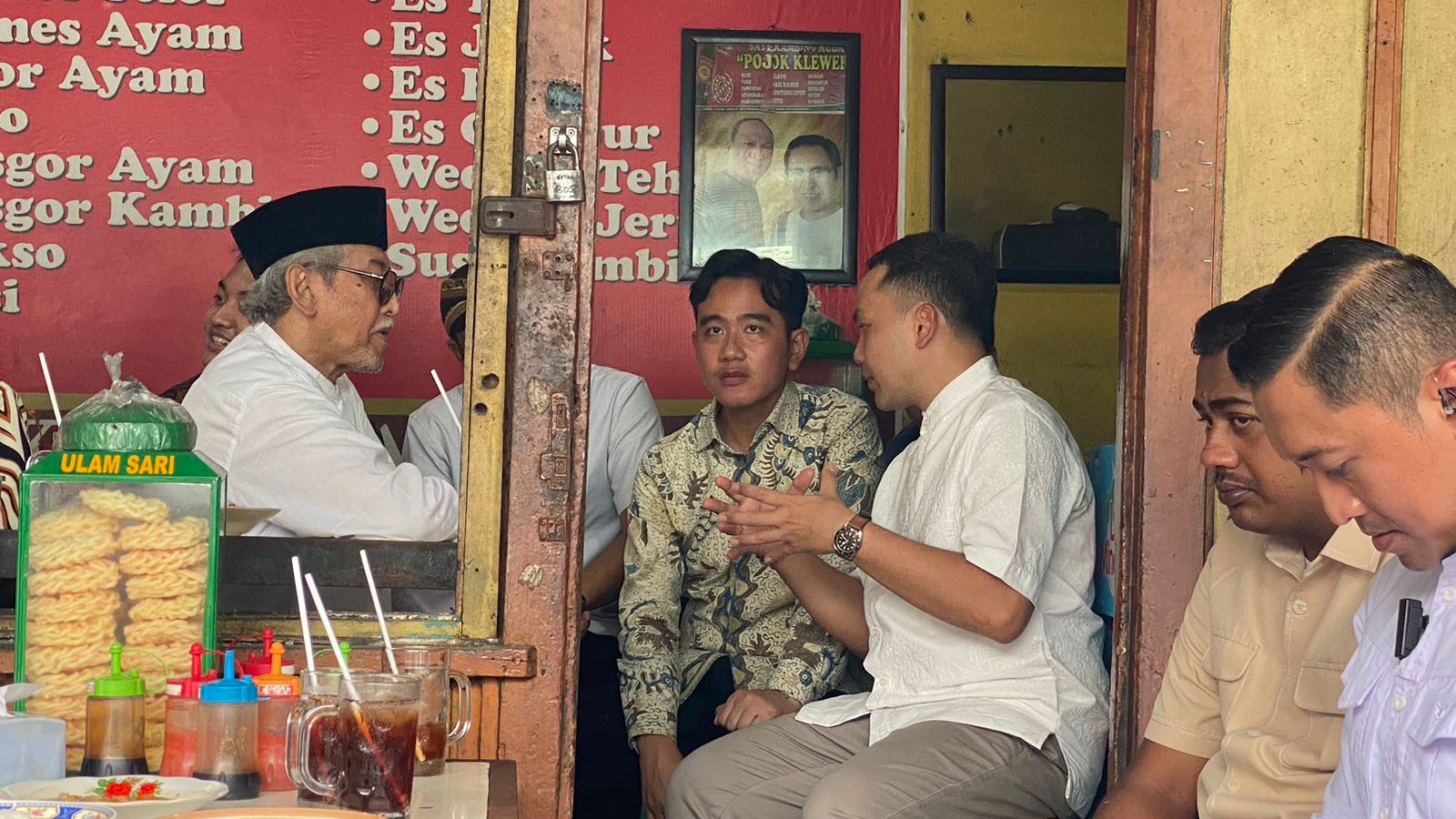 Bareng Dua Raja Kasunanan, Respati Temani Wapres Gibran Keliling Solo