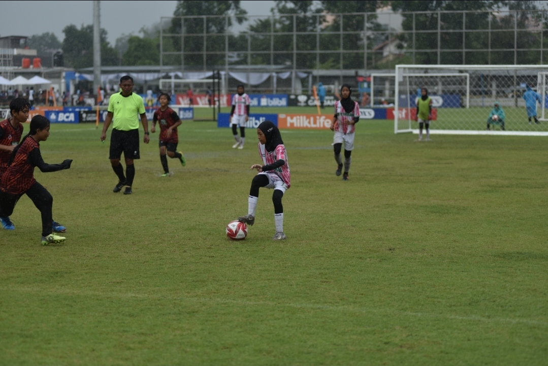 Persaingan Makin Ketat! Ribuan Peserta Berebut Tiket All-Stars di MilkLife Soccer Challenge Solo Seri 2 2025-2026