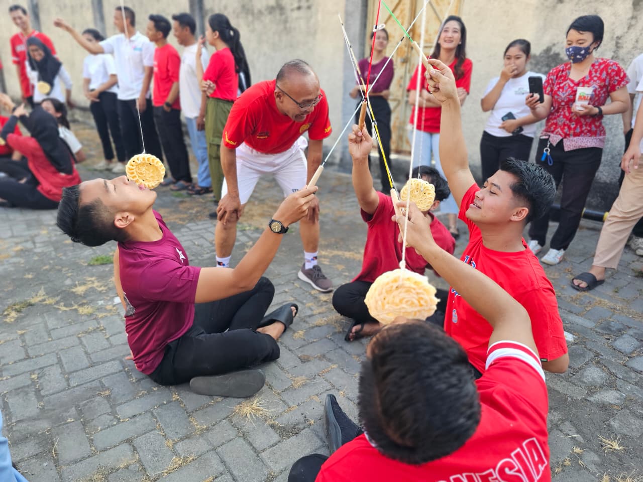 Semarak HUT RI, Fave Hotel Solo Gelar Lomba Agustusan untuk Karyawan