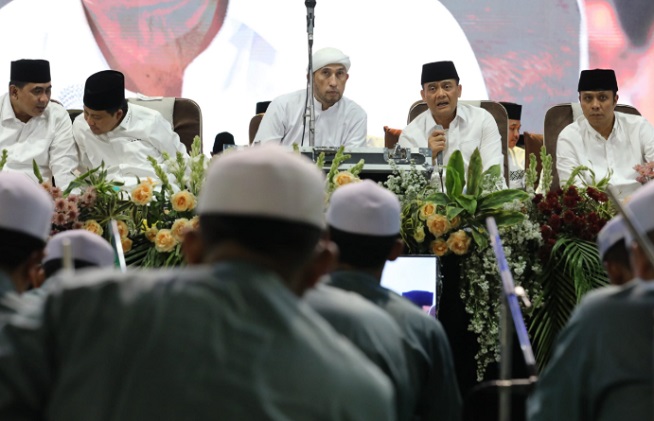 Ribuan Santri Padati Jateng Bersholawat di Tegal 