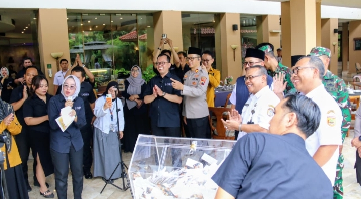 Lagi, Lorin Group Solo Berangkatkan Umrah Tamu Iftar