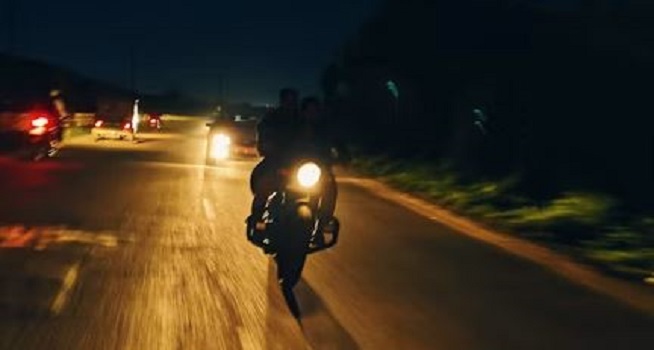 Bikin Ngeri, Leher Warga Sragen Terjerat Kabel Wi-Fi saat Berkendara Tengah Malam