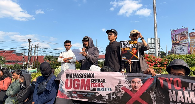 Aksi Damai Kompas Demokrasi di Bundaran UGM: Tari Budaya Jadi Simbol Adab dalam Demokrasi Kampus